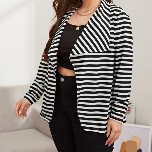 Black/White Striped Lapel Jacket - Picture 6 of 6